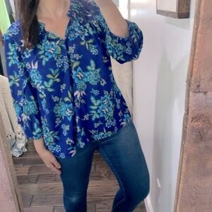 Candace Cameron Bure floral top size large